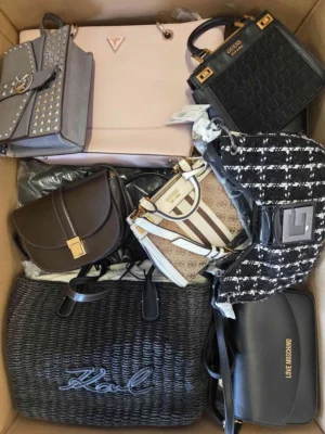 The picture shows a package with accessories in the category HB.