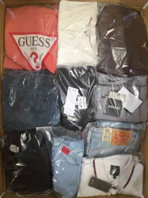 The photo shows a package with clothing in the category C.