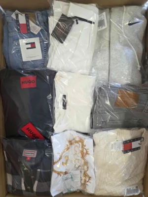 The photo shows a package with clothing in the category C.