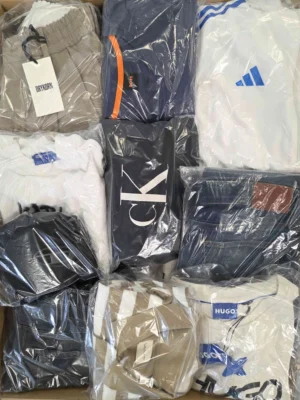 The photo shows a package with clothing in the category C.