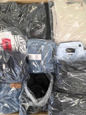 The photo shows a package with clothing in the category C.
