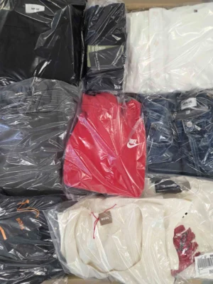 The photo shows a package with clothing in the category C.