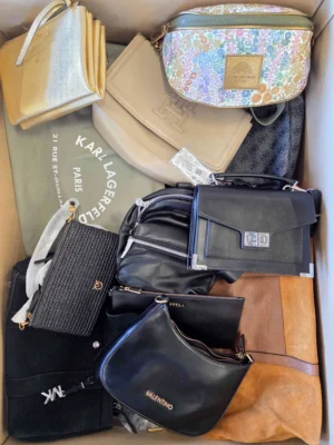 The picture shows a package with accessories in the category HB.