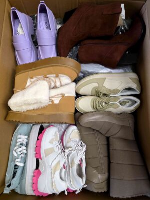 The photo shows a package with clothing in the category BPS.