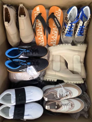 The photo shows a package with footwear in the category BSU.