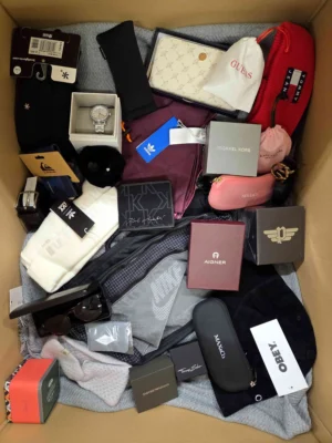 The picture shows a package with accessories in the category AA.