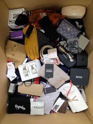 The picture shows a package with accessories in the category AA.