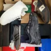 BS2810 2 The photo shows a package with footwear in the category BS.