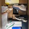 BS2841 1 The photo shows a package with footwear in the category BS.