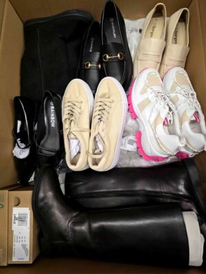 The photo shows a package with clothing in the category BPS.