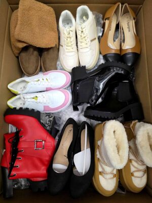 The photo shows a package with clothing in the category BPS.