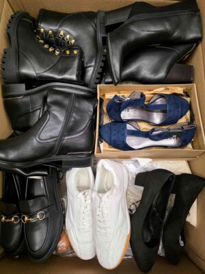 The photo shows a package with clothing in the category BPS.