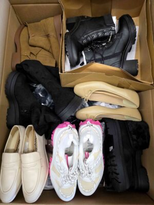 The photo shows a package with clothing in the category BPS.