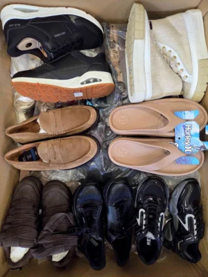 The photo shows a package with footwear in the category BSU.