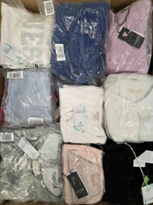 The photo shows a package with clothing in the category B.
