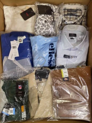 The photo shows a package with clothing in the category AM.