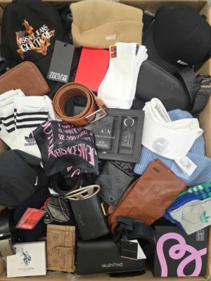 The picture shows a package with accessories in the category AC.