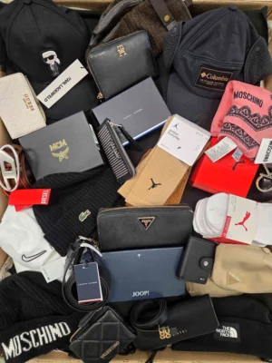 The picture shows a package with accessories in the category AC.