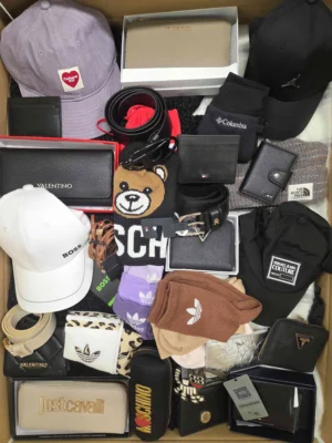 The picture shows a package with accessories in the category AC.