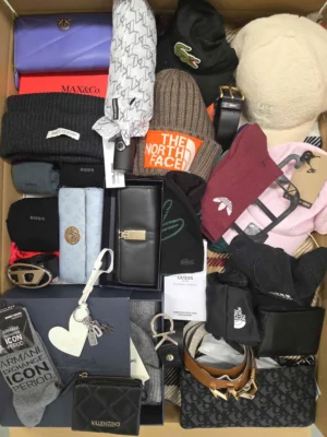 The picture shows a package with accessories in the category AC.