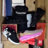 CS5727 1 The photo shows a package with footwear in the category CS.