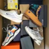 The photo shows a package with footwear in the category CS.