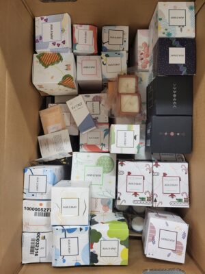 The picture shows a package with accessories in the category CO.