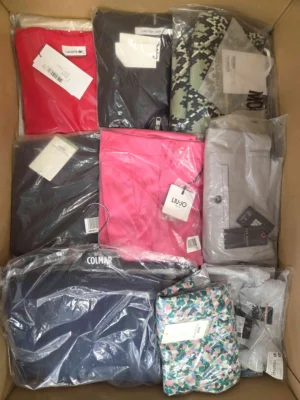 The photo shows a package with clothing in the category AP.