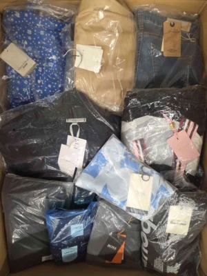 The photo shows a package with clothing in the category AP.