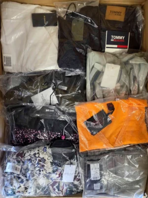 The photo shows a package with clothing in the category A.