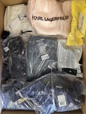 The photo shows a package with clothing in the category A.