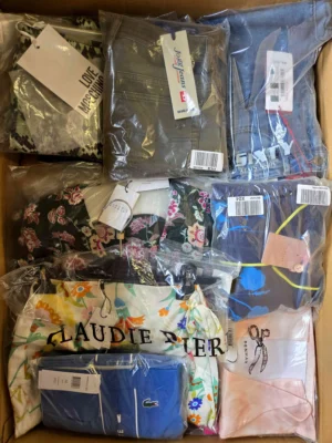 The photo shows a package with clothing in the category A.