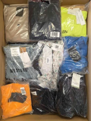 The photo shows a package with clothing in the category A.