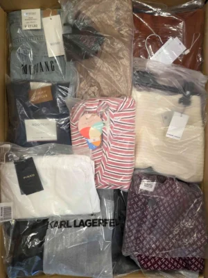 The photo shows a package with clothing in the category A.
