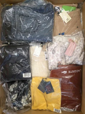 The photo shows a package with clothing in the category A.