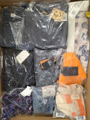 The photo shows a package with clothing in the category A.