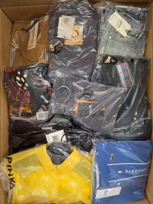 The photo shows a package with clothing in the category A.