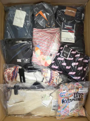 The photo shows a package with clothing in the category A.