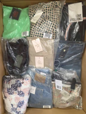 The photo shows a package with clothing in the category A.
