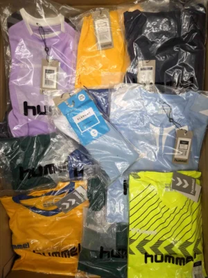 The photo shows a package with clothing in the category H.