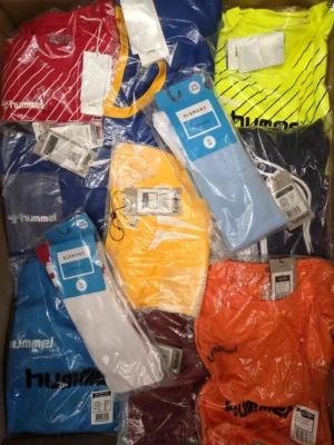 The photo shows a package with clothing in the category H.