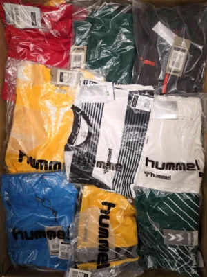 The photo shows a package with clothing in the category H.