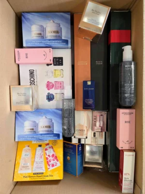 The photo shows a package with clothing in the category B.