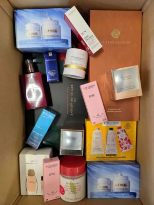 The photo shows a package with clothing in the category B.