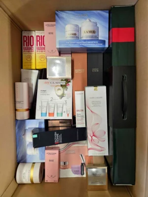 The photo shows a package with clothing in the category B.