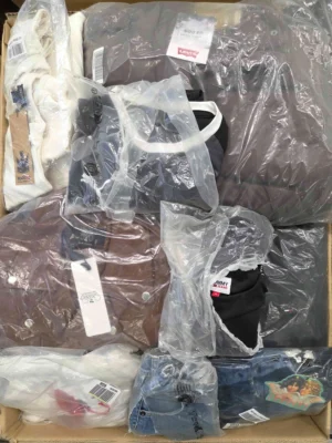 The photo shows a package with clothing in the category D.