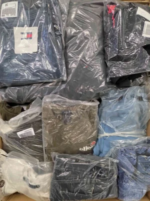The photo shows a package with clothing in the category D.