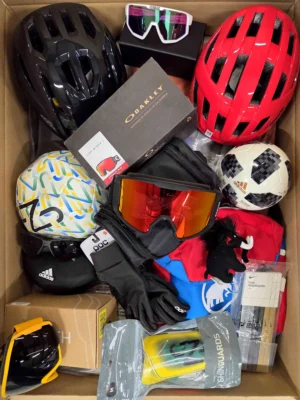 The picture shows a package with accessories in the category Z.