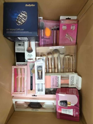The picture shows a package with accessories in the category BC.