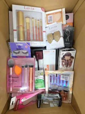The picture shows a package with accessories in the category BC.